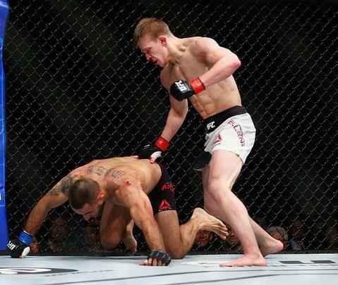 Arnold Allen venceu Yaotzin Meza por decisão unânime