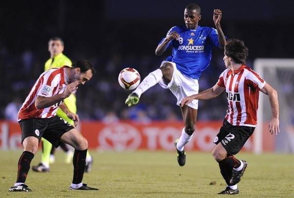 Ramires - O hoje experiente meio-campista, de 32 anos, chegou ao Cruzeiro em março de 2007, depois de se destacar no Joinville no primeiro ano de profissional, em 2006. O jogador tomou conta do setor, chegou à Seleção Brasileira, e, em julho de 2009, foi vendido ao Benfica, de Portugal. No clube celeste, o 'Pernalonga Azul' disputou 111 jogos e marcou 22 gols. Ramires conquistou dois Campeonatos Mineiros, em 2008 e 2009, e foi vice-campeão da Copa Libertadores, em 2009, na Toca da Raposa II. Já consagrado e com passagens de sucesso por Europa e seleção, ele voltou ao futebol brasileiro em junho deste ano, para o Palmeiras.