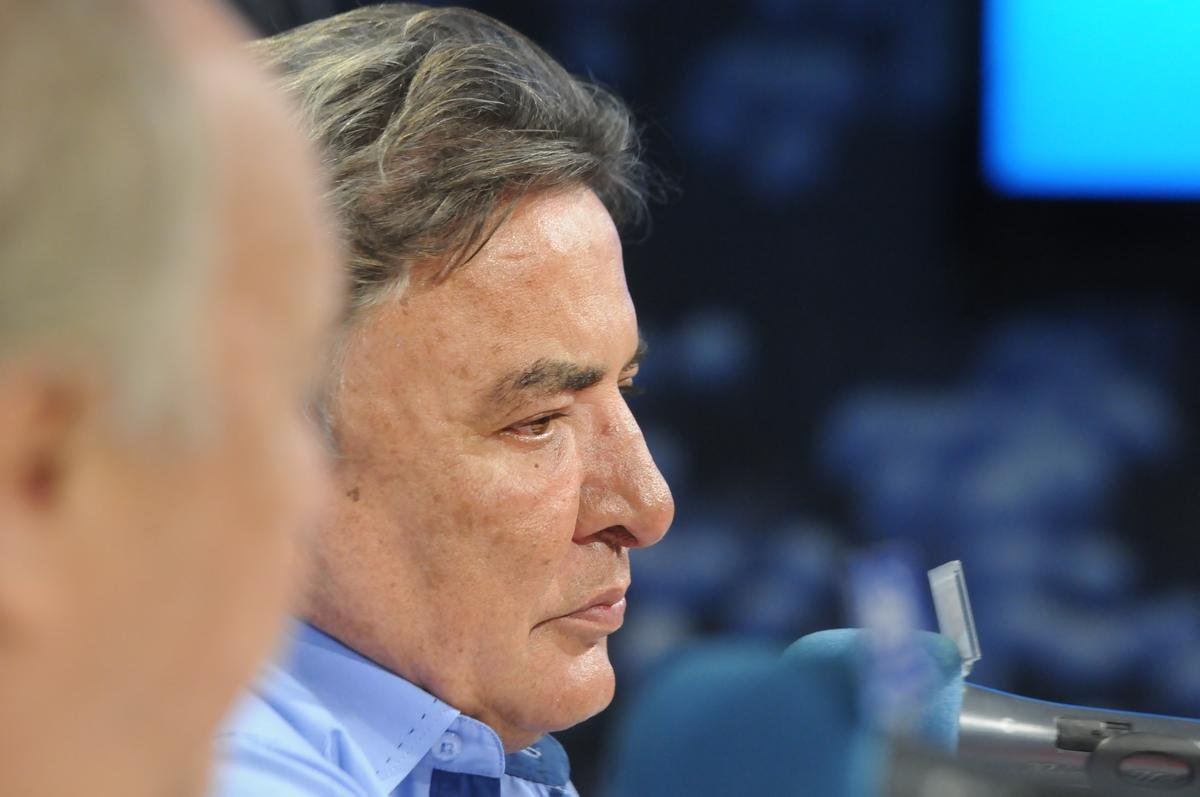 Novo gestor de futebol do Cruzeiro, Zez Perrella deu entrevista nesta sexta-feira, na Toca da Raposa II