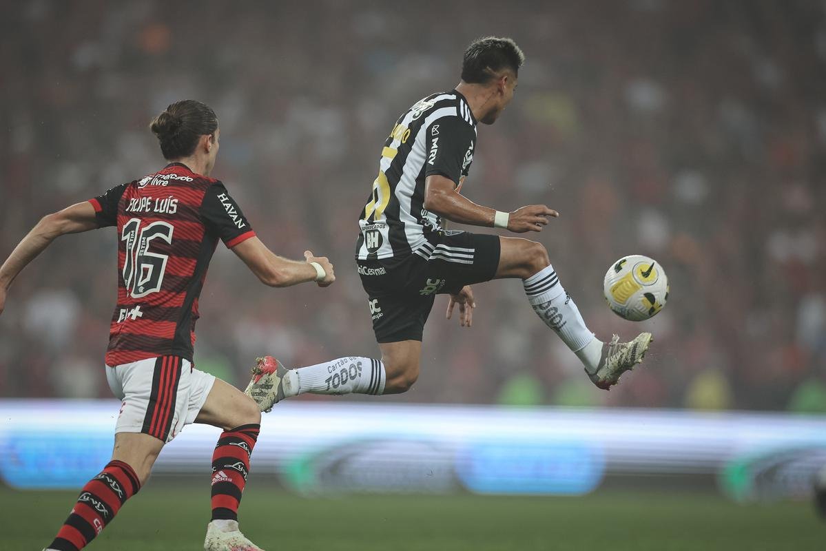 Fotos do jogo de volta das oitavas de final da Copa do Brasil, entre Flamengo e Atltico, no Maracan, no Rio de Janeiro