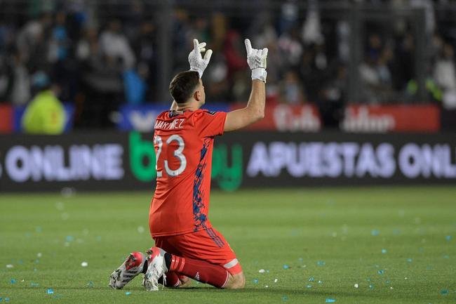 Sem Neymar, Brasil encarou a Argentina em clssco agitado pelas Eliminatrias