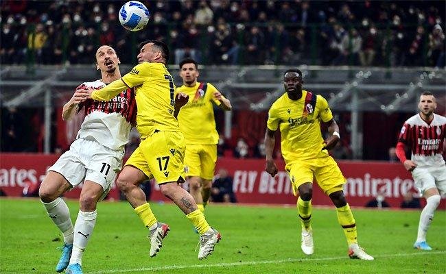 Ibrahimovic disputa lance com o chileno Medel: Milan empata e recupera lideran�a isolada