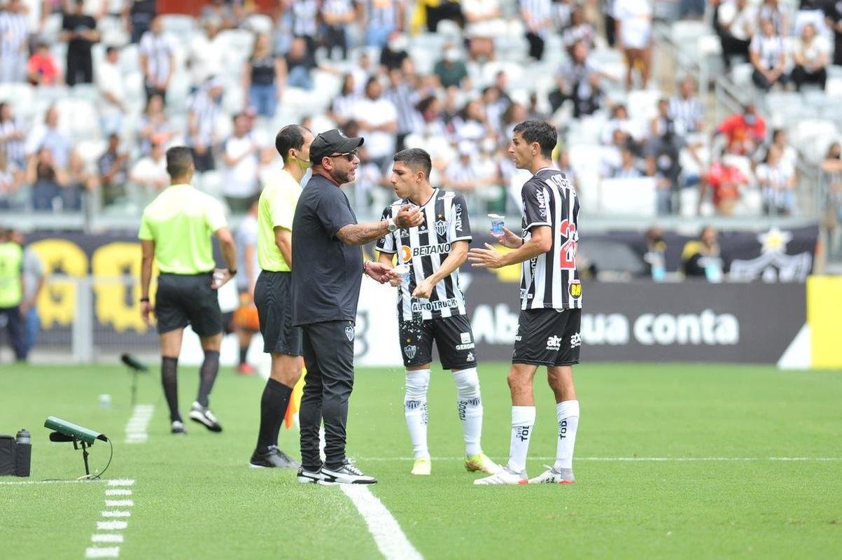 Fotos do jogo entre Atltico e Patrocinense, pelo Campeonato Mineiro