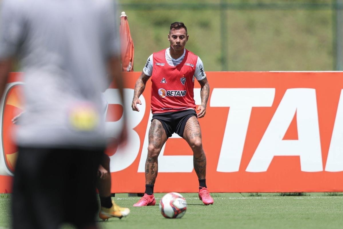 Primeiro treino comandado por Cuca desde a volta ao Atltico