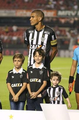 Atlético saiu atrás, conseguiu virada com Róger Guedes e Ricardo Oliveira, mas cedeu empate no Morumbi