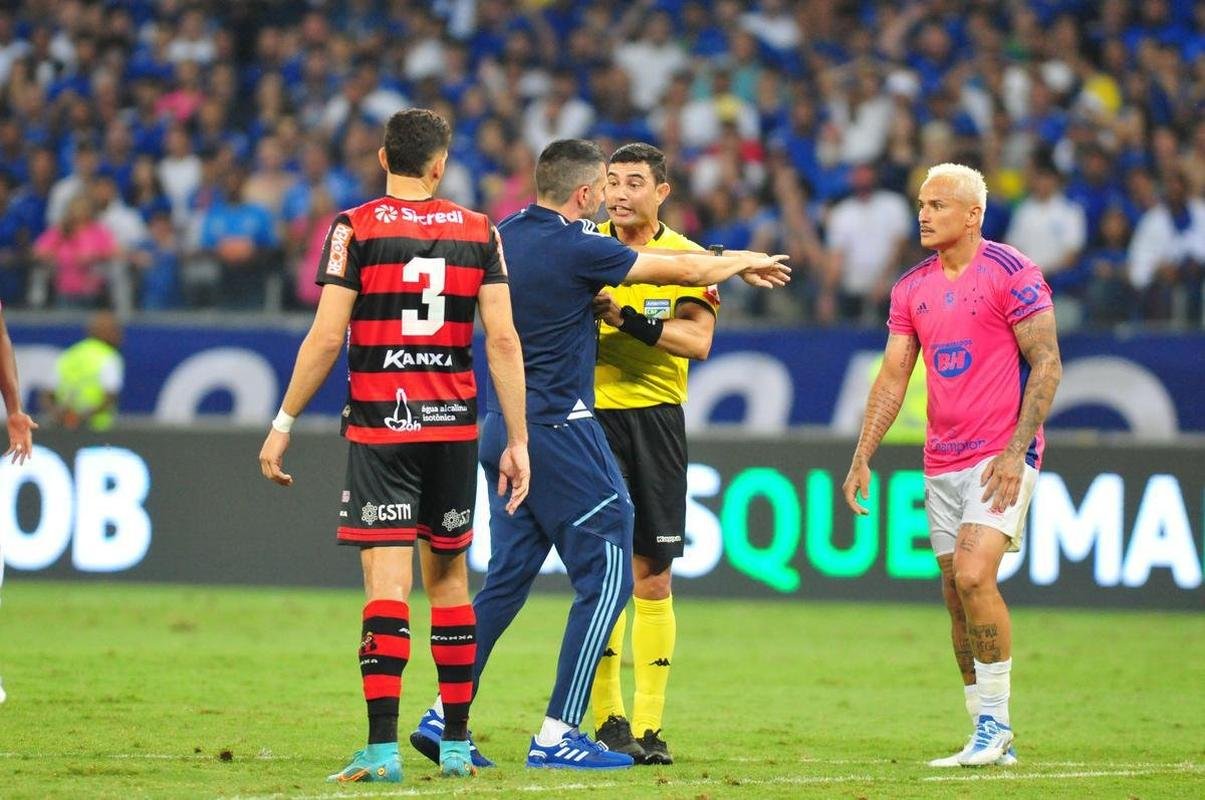 Em reencontro com a torcida aps o ttulo da Srie B, Cruzeiro enfrentou o Ituano no Mineiro, em Belo Horizonte, pela 33 rodada. Veja as melhores imagens!