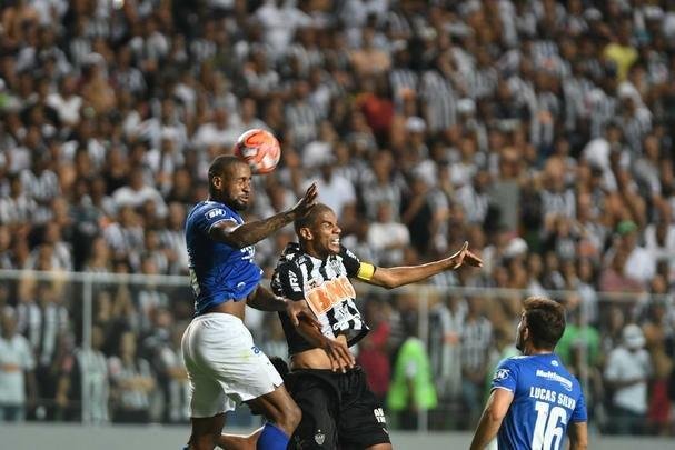 Fotos da festa do Cruzeiro aps a conquista do bicampeonato mineiro sobre o Atltico