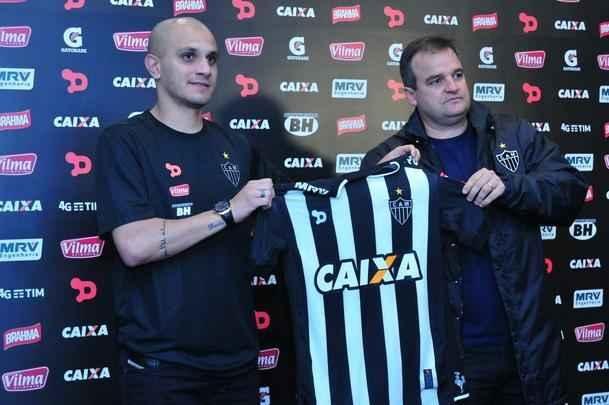 Lateral-esquerdo assinou contrato com o Atltico at o fim de 2018 e foi apresentado oficialmente