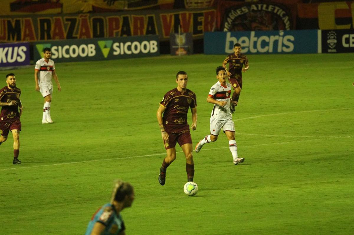 Equipes se enfrentaram no fechamento da rodada nesta segunda-feira na Ilha do Retiro
