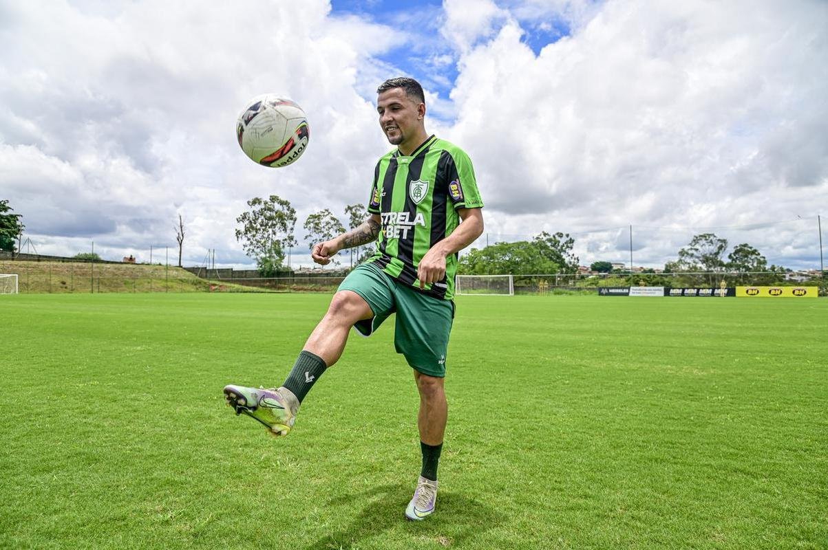 Dad Belmonte foi apresentado pelo Amrica neste sbado (7/1), no Lanna Drumond, e concedeu entrevista coletiva
