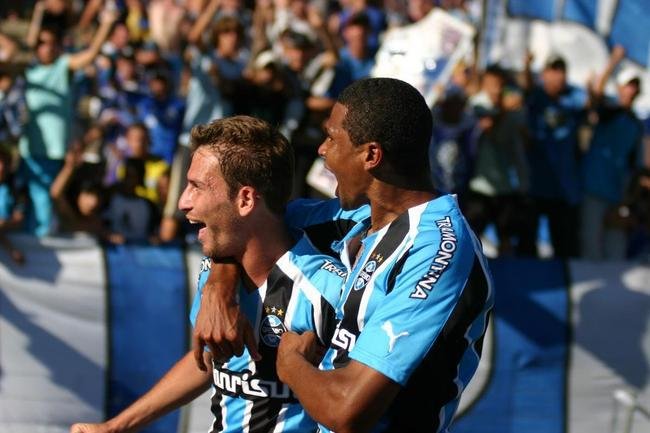 Grmio - Duas vezes campeo da Srie A (1981 e 1996) e uma vez campeo da Srie B (2005)