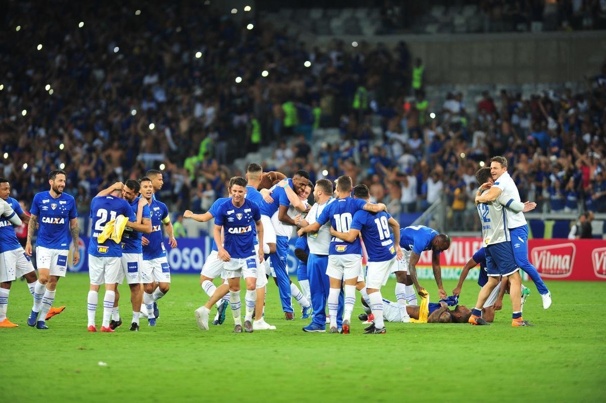 Festa do Cruzeiro com a conquista do Campeonato Mineiro sobre o Atltico