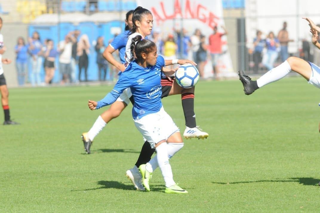 Cruzeiro e So Paulo ficaram no empate por 1 a 1 na finalssima do Brasileiro Feminino A2