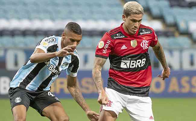 Pedro foi lanado no segundo tempo, viu Flamengo ceder empate, mas virou opo para final da Libertadores