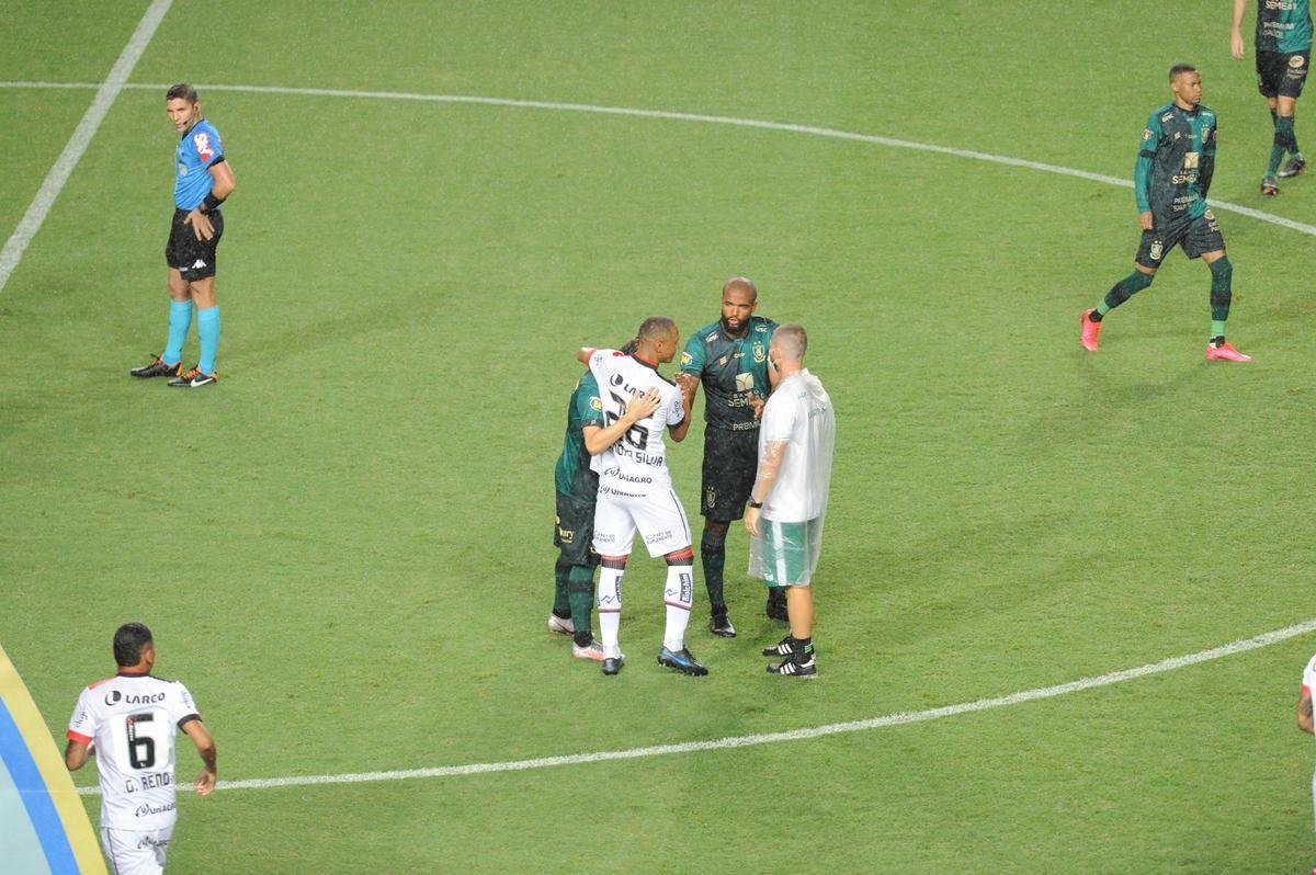 Fotos de Amrica x Vitria, no Independncia, pela 33 rodada