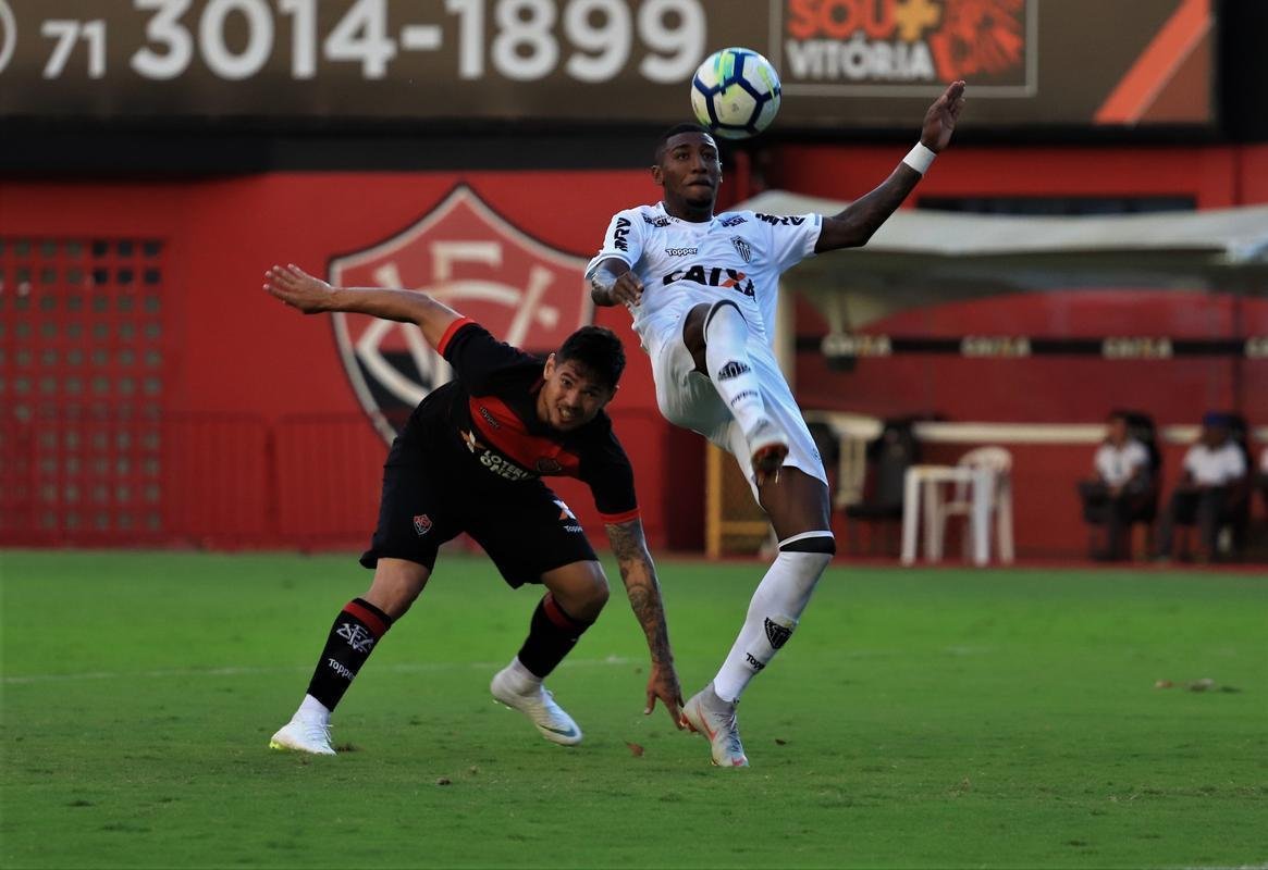 Vitória derrotou Atlético por 1 a 0, no Barradão, com gol de Léo Ceará
