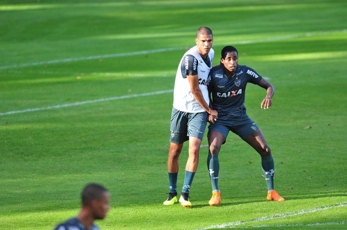 Fotos da apresentao e primeiro treino de Leandrinho no Atltico