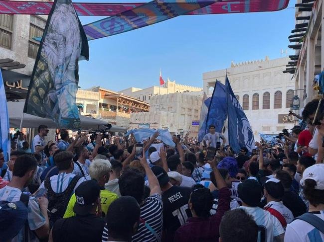 Festa dos argentinos no mercado Souq Waqif, em Doha, no Catar