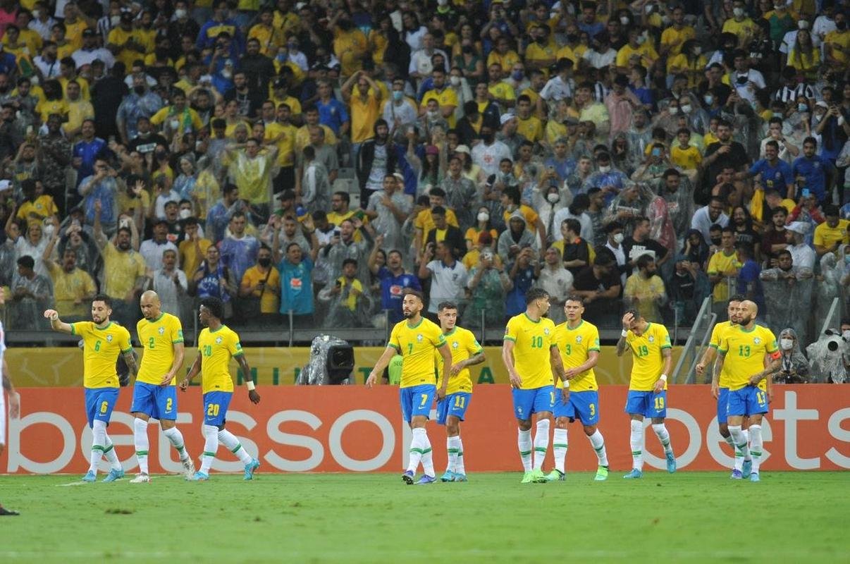 Brasil goleou o Paraguai por 4 a 0 no Mineiro, em BH, pelas Eliminatrias da Copa do Mundo, com gols de Raphinha, Philippe Coutinho, Antony e Rodrygo