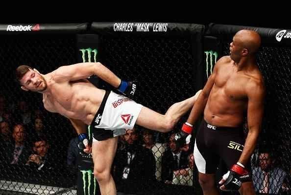 Spider voltou ao UFC com revés. Brasileiro chegou a derrubar Bisping com uma joelhada, achou que tinha vencido por nocaute, mas round havia encerrado. No fim, brasileiro acabou perdendo luta por pontos