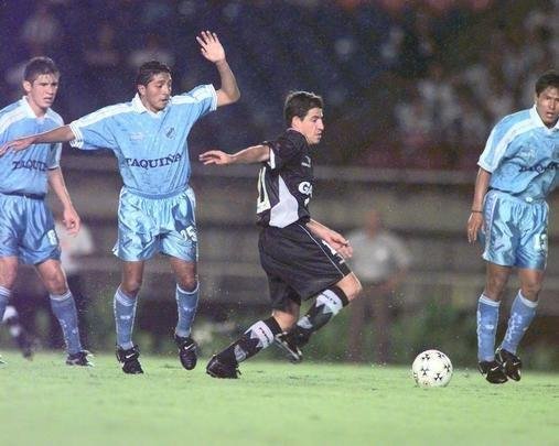 2000 - 17 de fevereiro - Atltico 1 x 0 Bolvar-BOL - Estdio Mineiro, Belo Horizonte - Primeira rodada da fase de grupos. Aps alguns anos longe da Libertadores, o Galo retornou vencendo o Bolvar por 1 a 0, com gol do meia Ramon Menezes. Naquela edio, o time alvinegro foi eliminado nas quartas de final para o Corinthians.
