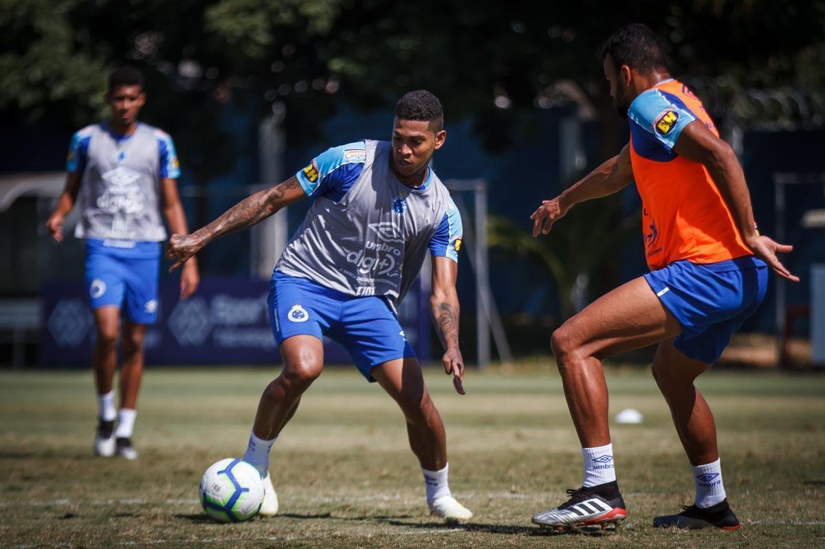 Cruzeiro se prepara para a partida contra o So Paulo, no domingo, s 16h, no Morumbi