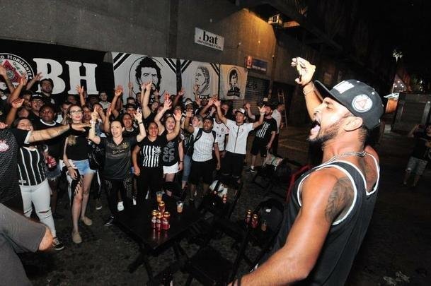 Torcedores do Corinthians acompanham final da Copa do Brasil em Belo Horizonte