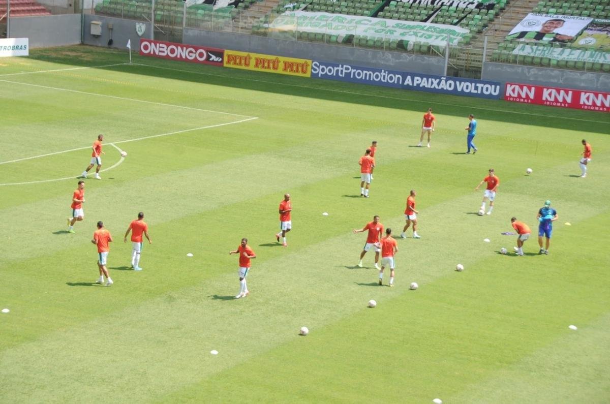 Equipes se enfrentaram neste sbado, pela 13 rodada da competio