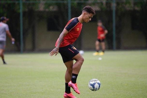 Bruninho - Sem espaço no Atlético, o meia foi emprestado para o Sport, mas não teve tempo de estrear, já que as competições no Brasil estão paralisadas por causa do coronavírus.