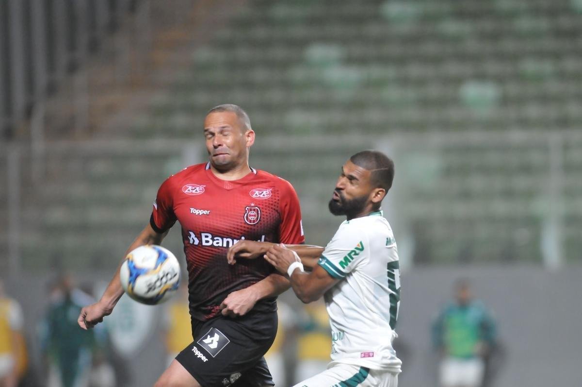 Fotos de Amrica x Brasil de Pelotas, no Independncia, pela 24 rodada da Srie B