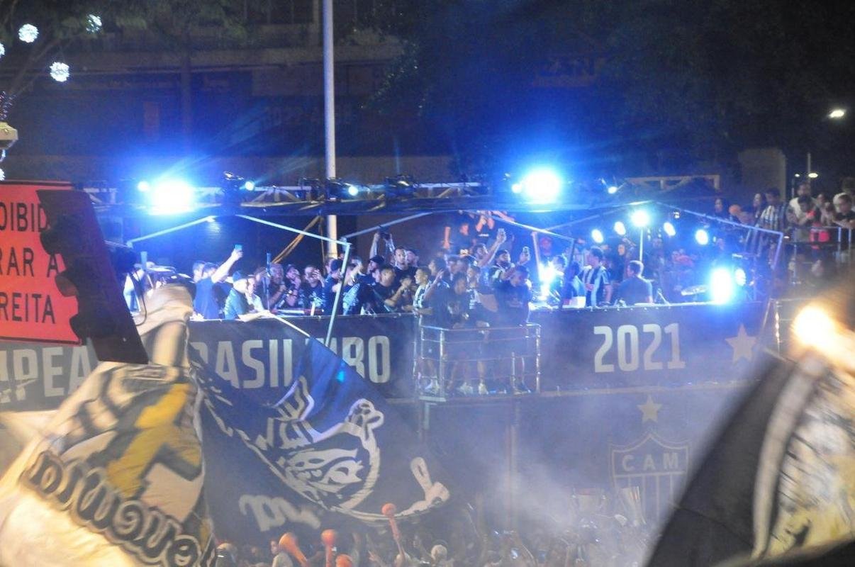 Chegada do time do Atltico  Praa Sete, no Centro de BH, onde fez carnaval com a torcida ao som do cantor baiano Bell Marques