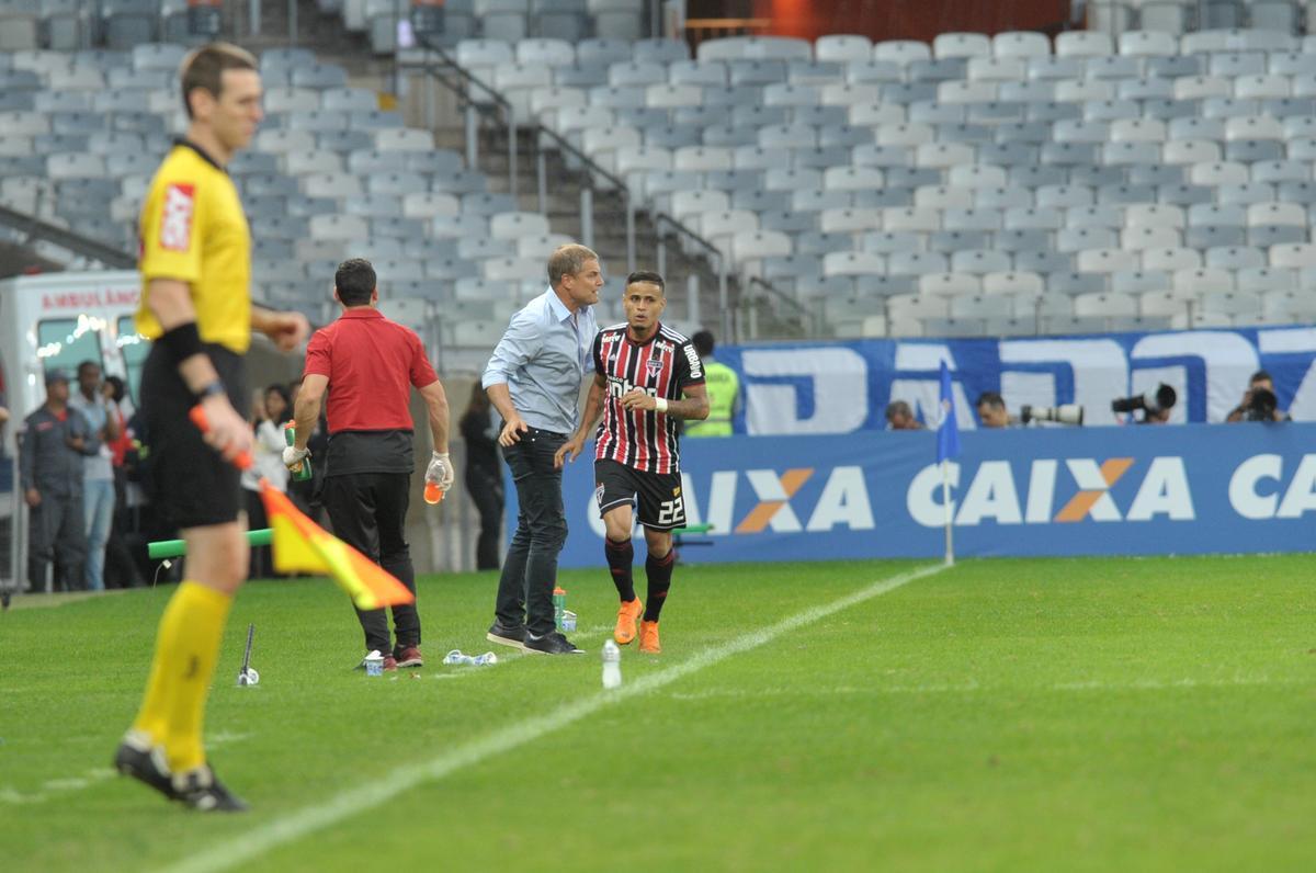 Fotos do jogo entre Cruzeiro e So Paulo