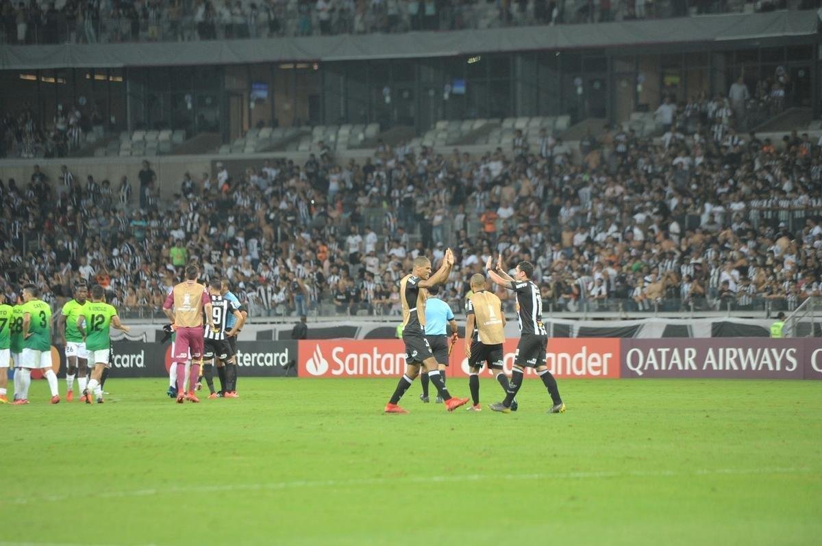 Veja fotos da partida entre Atltico e Zamora, no Mineiro