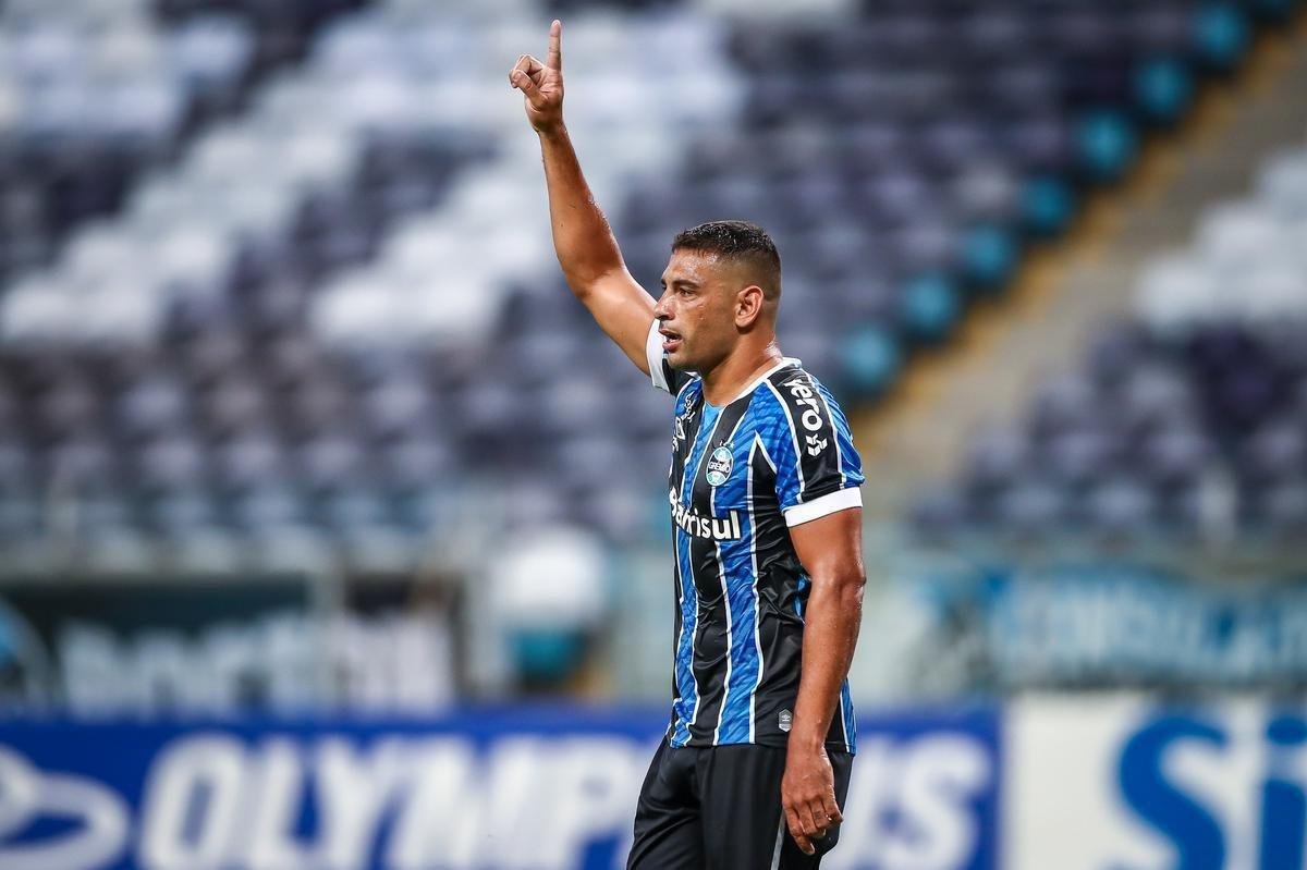 #5 - Diego Souza (Grmio) - 4 gols