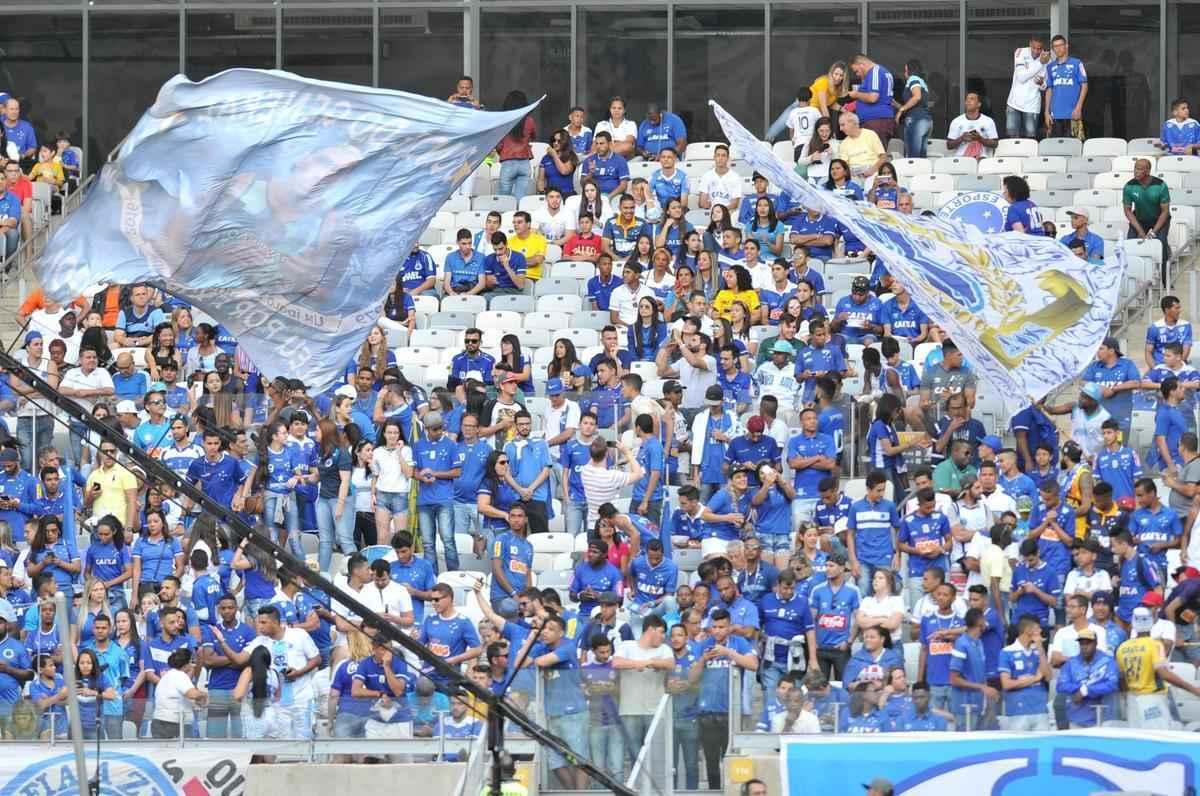 Torcedores de Cruzeiro e Botafogo, no Mineiro, em duelo pela 19 rodada do Brasileiro