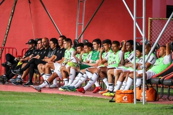 Equipes se enfrentaram no Barradão, pela 21ª rodada do Campeonato Brasileiro