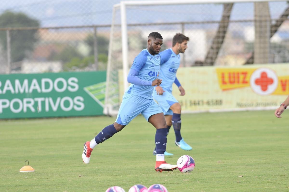 Com gols de Judivan e Rafael Sobis, Cruzeiro venceu Betinense por 2 a 0 em jogo-treino