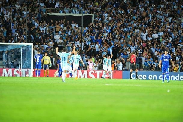 No segundo tempo, Lautaro Martnez marcou o terceiro dele no jogo, Robinho fez de falta para o Cruzeiro e Solari deu nmeros finais ao placar: Racing 4 x 2 Cruzeiro