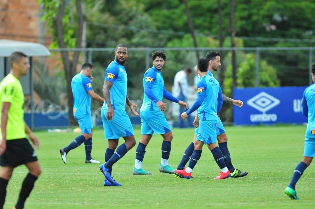 Jogo-treino foi disputado na tarde deste sbado, na Toca da Raposa II