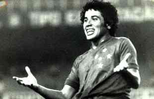 O atacante uruguaio Revetria  o 12 estrangeiro com mais jogos pelo Cruzeiro. Entre 1977 e 1978, ele fez 63 partidas e marcou 22 gols.