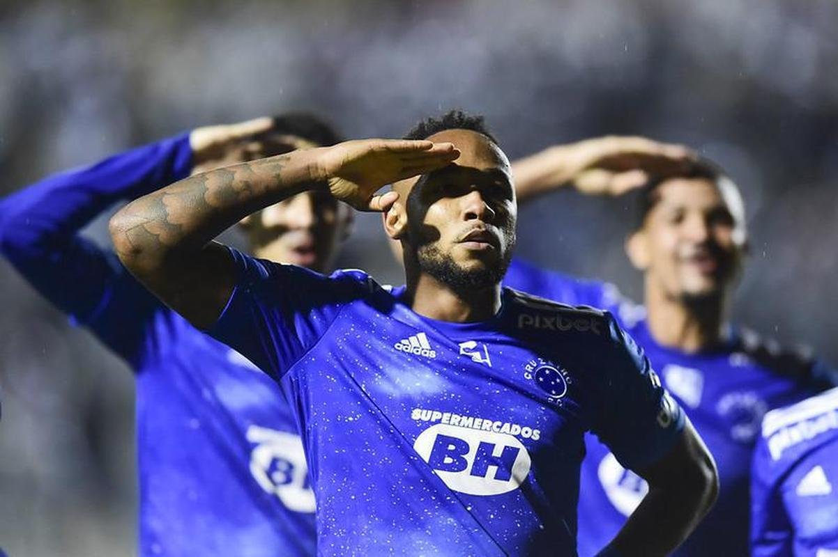Ponte Preta x Cruzeiro: veja as fotos do jogo no Moiss Lucarelli, em Campinas, pela 32 rodada da Srie B do Campeonato Brasileiro