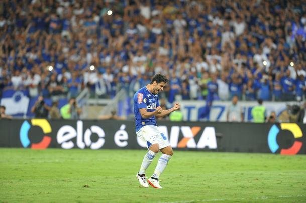 De Henrique a Thiago Neves, passando pela defesa de Fbio; a emoo dos cruzeirenses