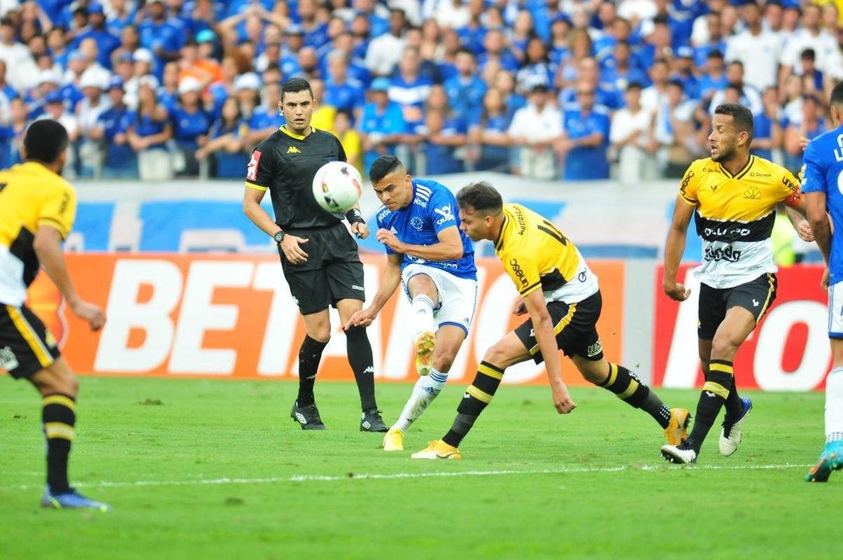 Fotos do jogo entre Cruzeiro e Cricima, neste domingo (4), no Mineiro, pela 28 rodada da Srie B