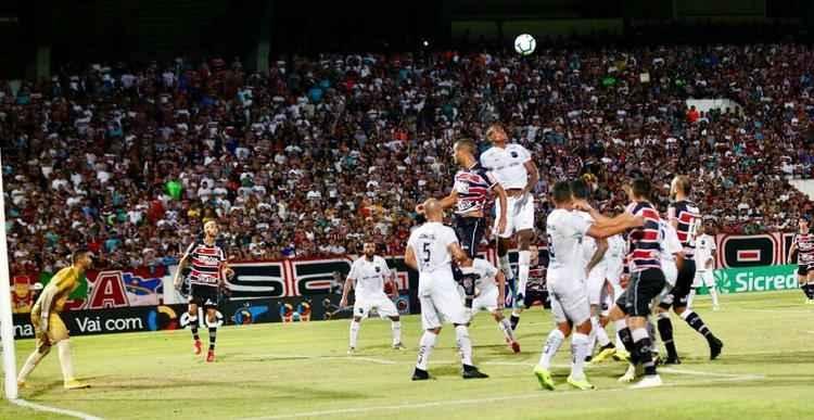 Santa Cruz e ABC entraram em campo pelo jogo da volta da terceira fase da Copa do Brasil