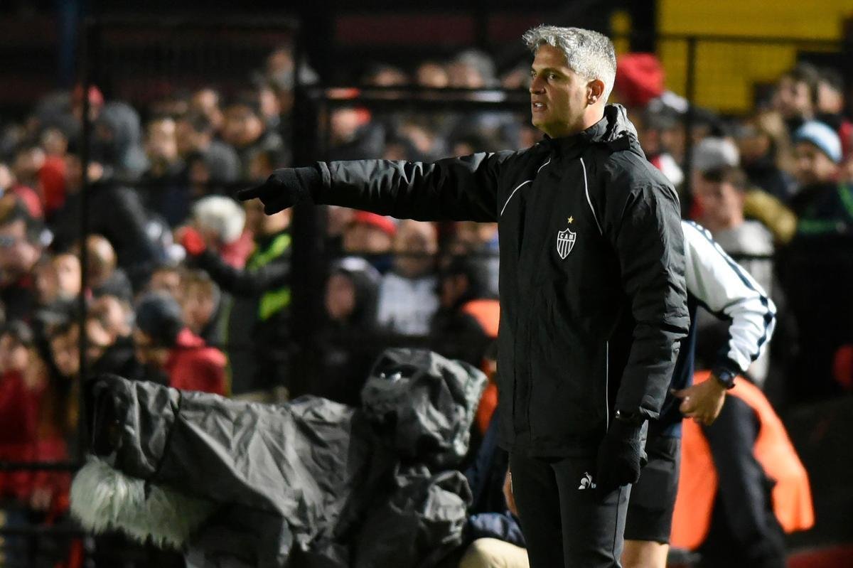 No segundo tempo, Coln virou com gols de Wilson Morelo e Luiz Pulga Rodrguez