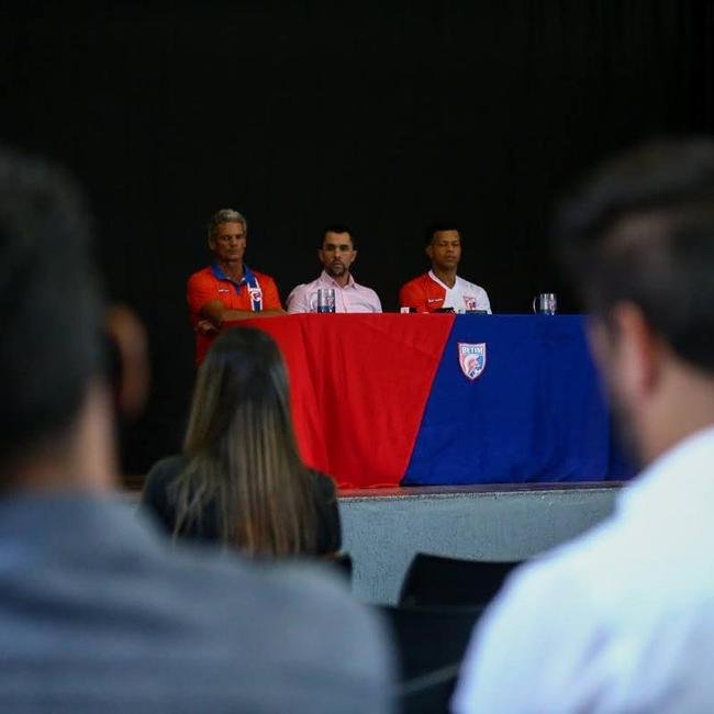 Com jogadores conhecidos da torcida mineira, como o zagueiro Edcarlos o meio-campista Leandro Domingues, o Betim apresentou o elenco nessa segunda-feira (21)