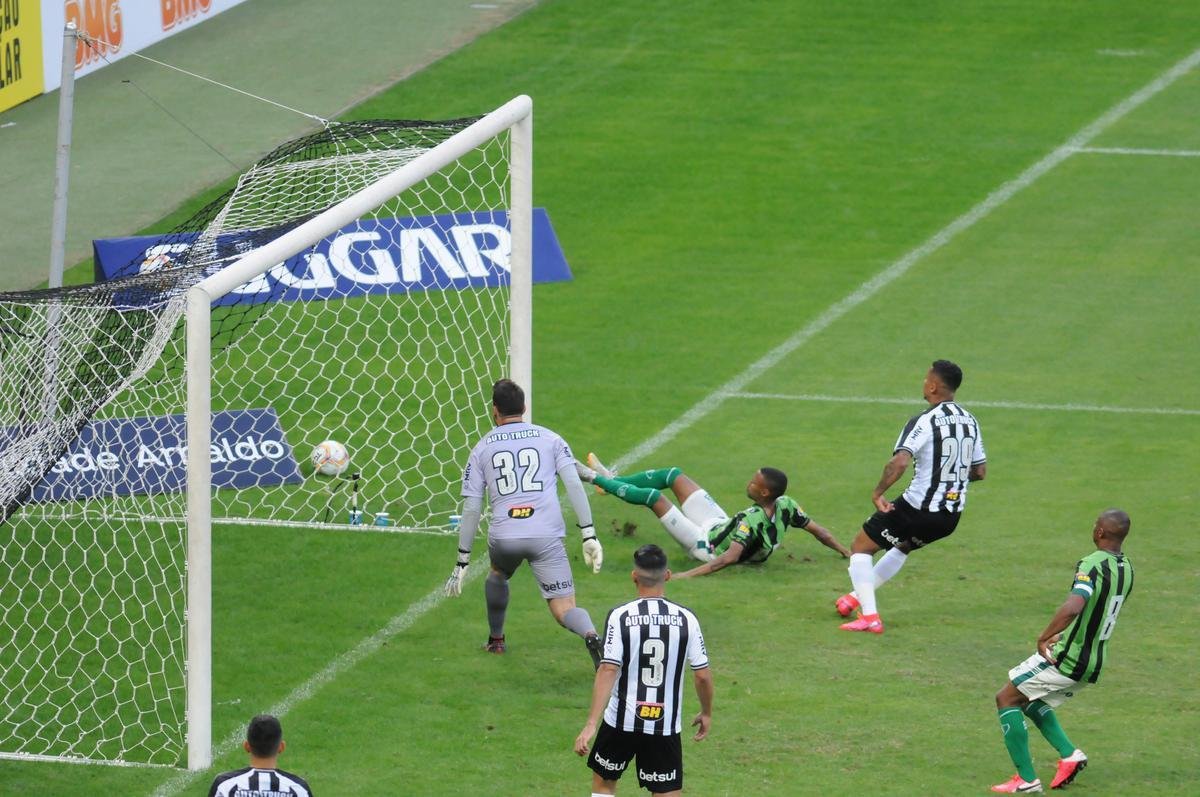 Amrica reagiu no segundo tempo e diminuiu com gol de Ademir