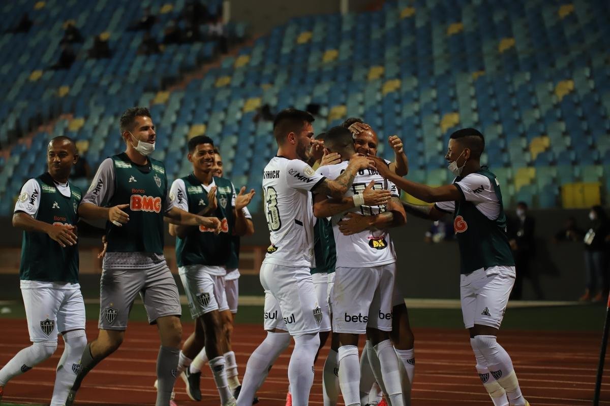 Atltico venceu Atltico-GO de virada, por 4 a 3, com gols de Keno (3) e Nathan; Com resultado, Galo assumiu liderana do Campeonato Brasileiro, com 21 pontos