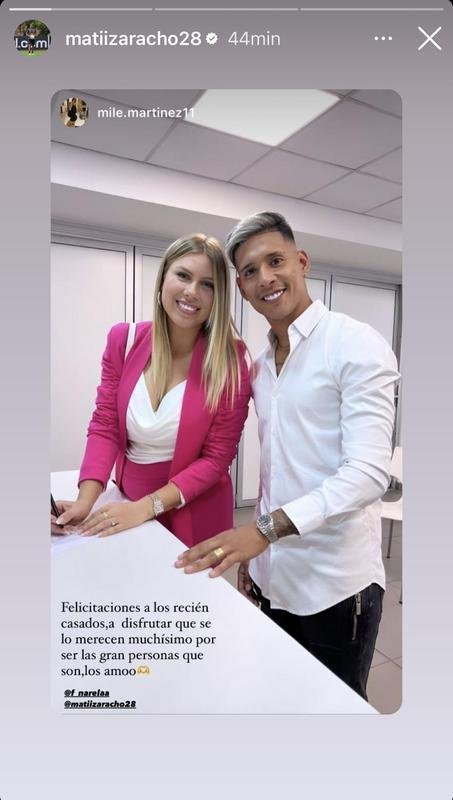 Meio-campista Zaracho aproveitou as frias para se casar.