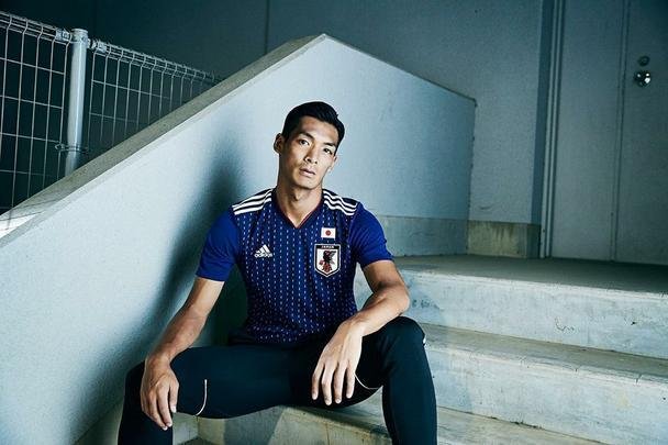 Japão - primeiro uniforme (Adidas)
